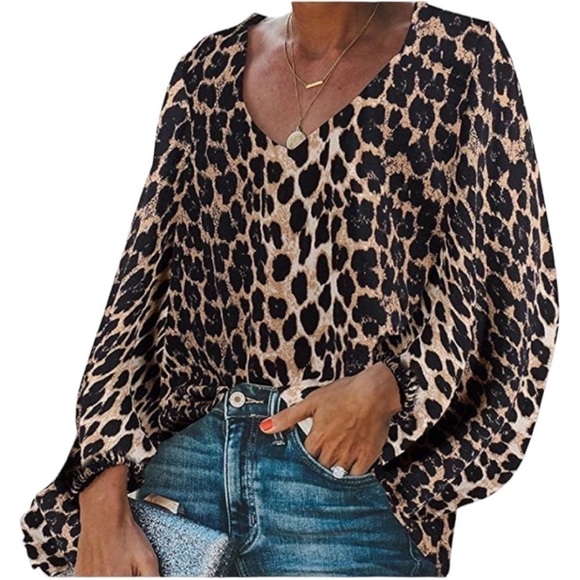 BELONGSCI, NWOT, ANIMAL PRINT TOP. LONG BALLOON SLEEVES, A-LINE BODICE. SIZE M - Picture 1 of 8